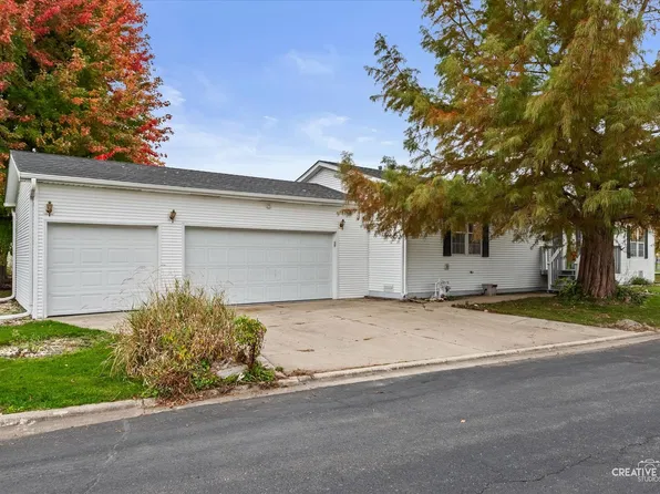 231 Meadowlark Ln, Sandwich, IL 60548