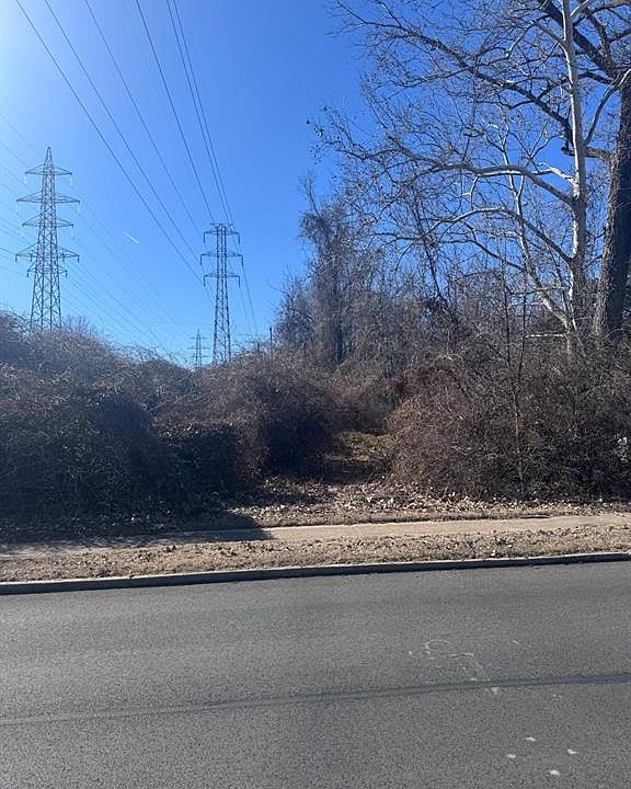 2nd image of 743 Midland Blvd