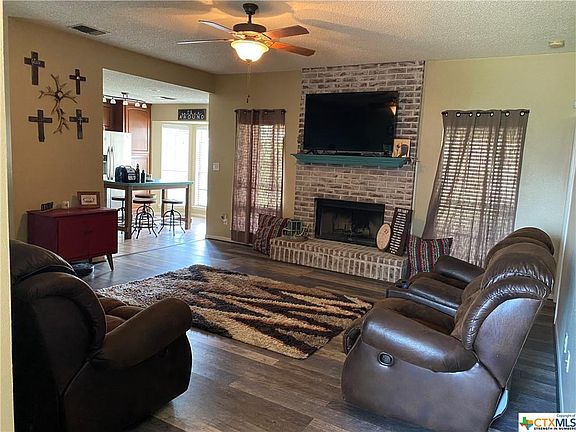 2nd image of 403 Ashland Crk