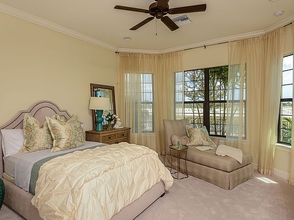 3rd image of 5408 Lago Maggio St
