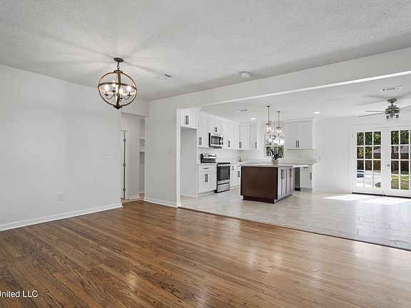5th image of 4608 Jefferson Ave