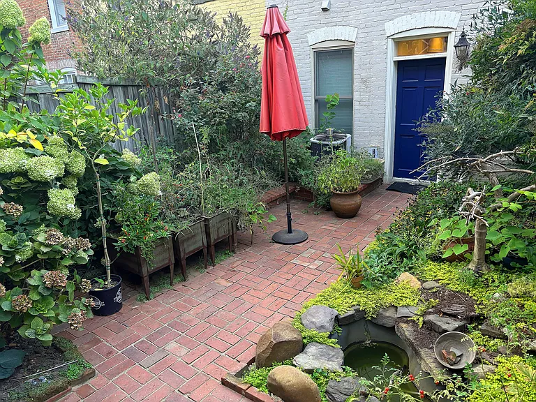 512 Constitution Ave NE #B — Photo 9