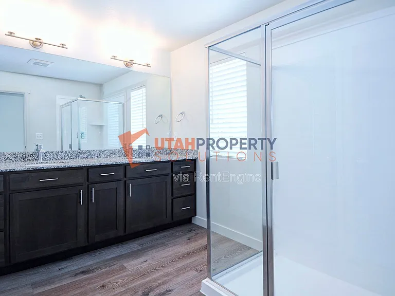 1058 W 360 S — Photo 17