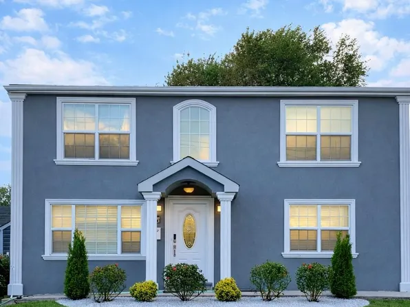 684 Dorothea Lane, Elmont, NY 11003