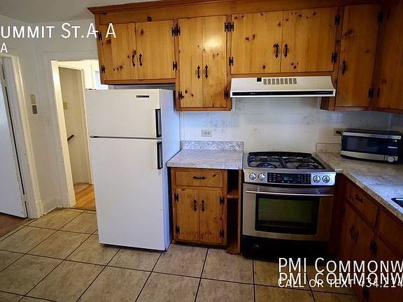 3rd image of 107 Summit St APT A