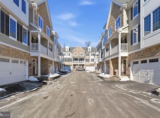 23 Grey Ct, Berwyn, PA 19312