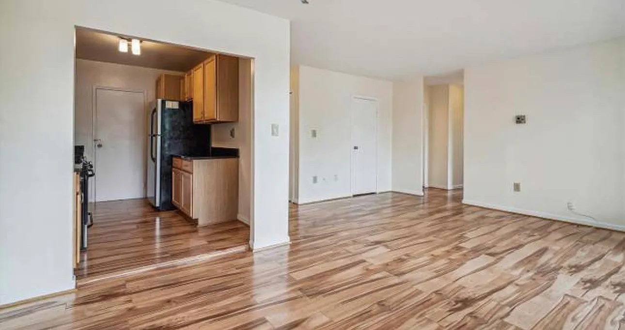 2 bed, 959 sqft, $2,100 — Photo 4
