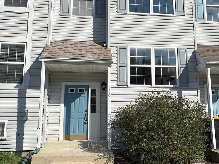 112 Wimbledon Ct — Photo 2