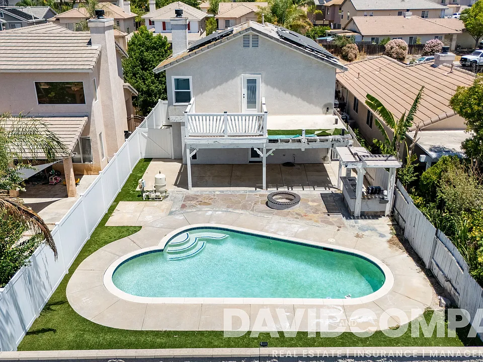 39535 Oak Cir