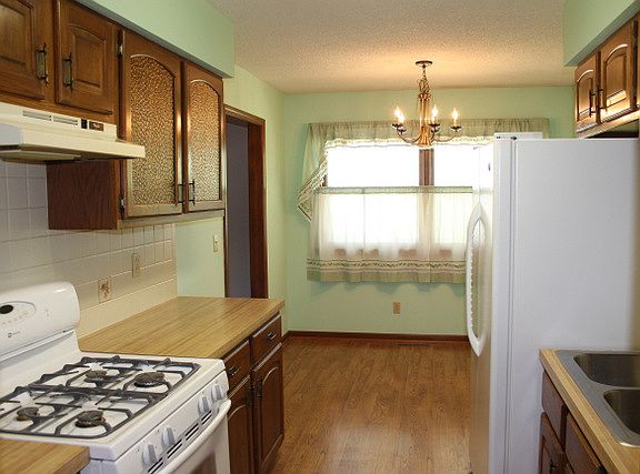 5th image of 3442 Stonehenge Dr