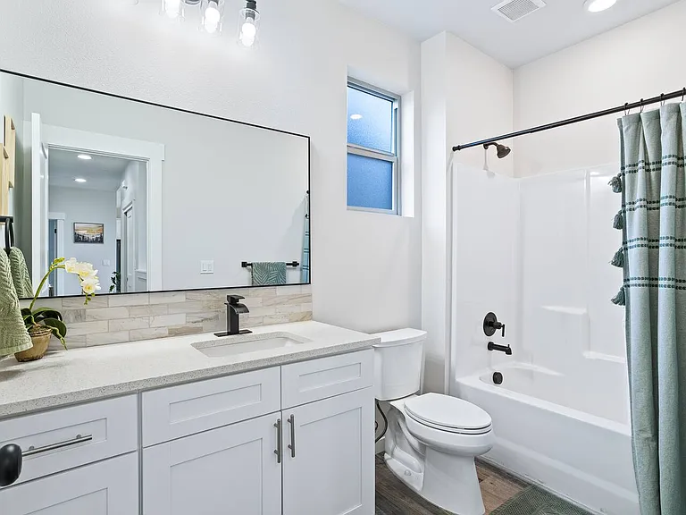 4919 E 16th Ln — Photo 10