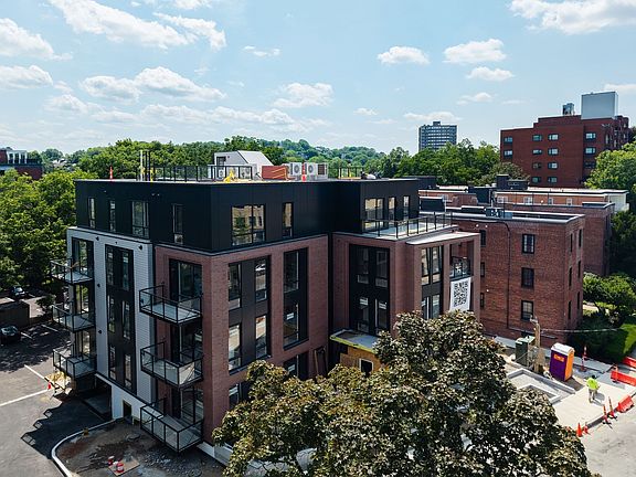 2nd image of 80 Vernon St #2B