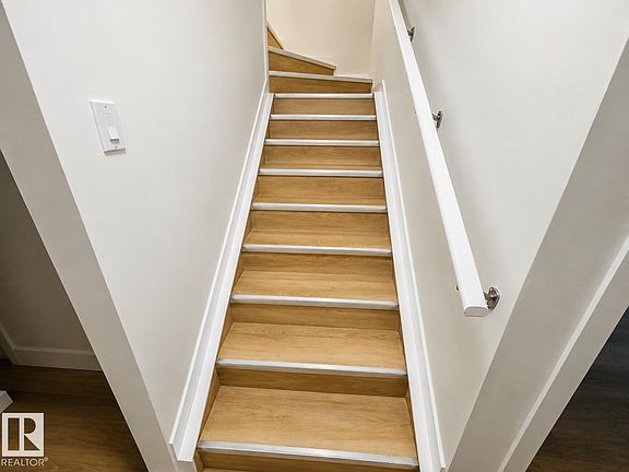 2nd image of 1913 209a St NW