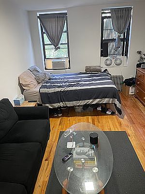 4th image of 166 Norfolk St APT 3B