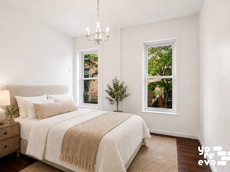 211 W 10th St #2B — Photo 6