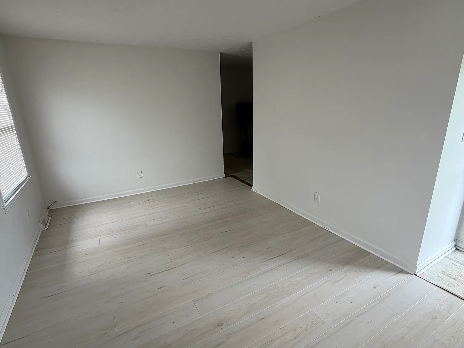 2 bed, 900 sqft, $950 — Photo 3