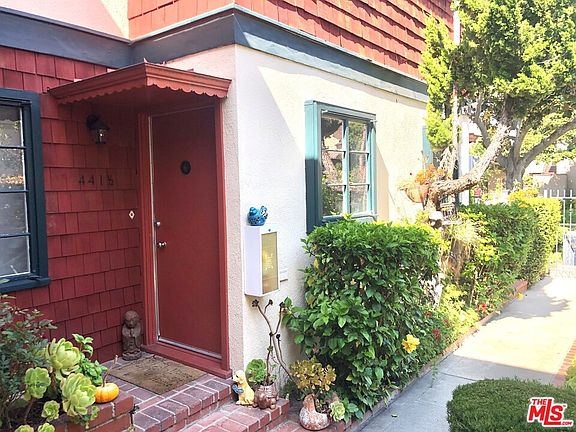 3rd image of 441 1/2 S Doheny Dr