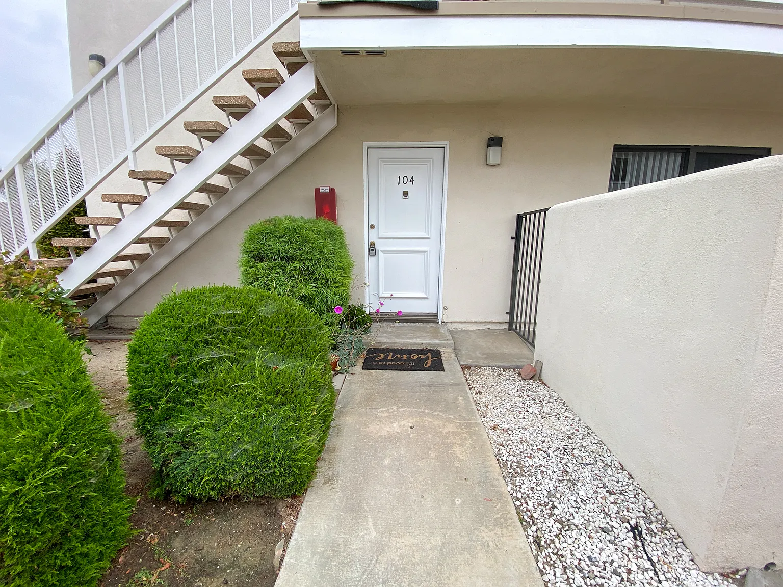 2 bed, 950 sqft, $3,000 — Photo 1