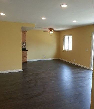 4th image of 726 Mercer Ave