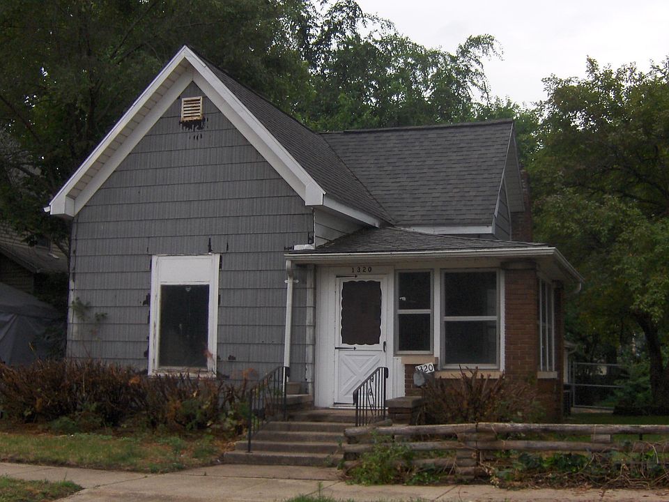 2nd image of 1320 Hudson St