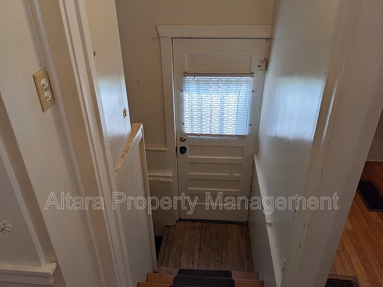 1824 S Franklin St — Photo 10