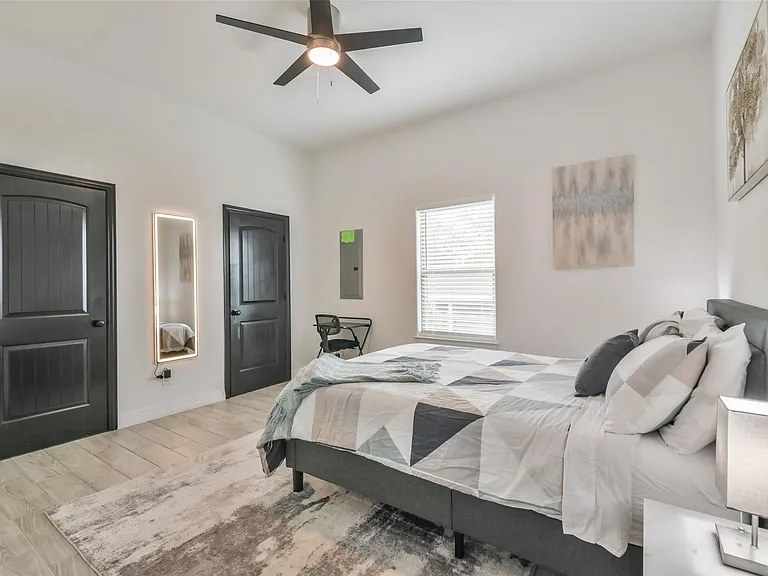 3407 Sakowitz St #B — Photo 12