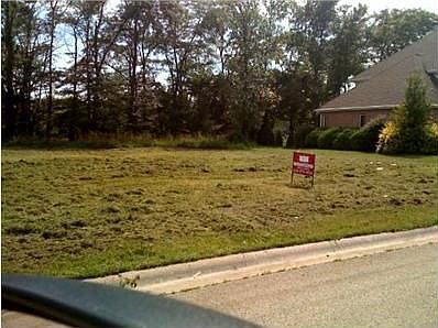 5th image of 1525 Lake Dr