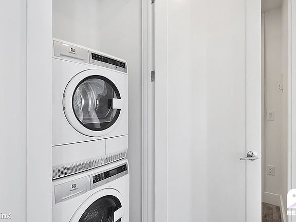 4th image of 11920 Union Tpke APT E4d2