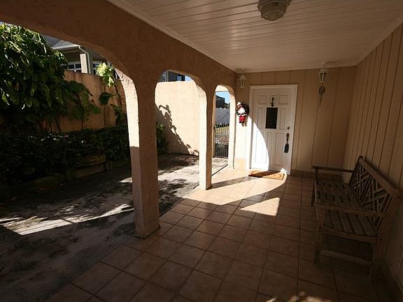 3rd image of 3339 Lake Padgett Dr