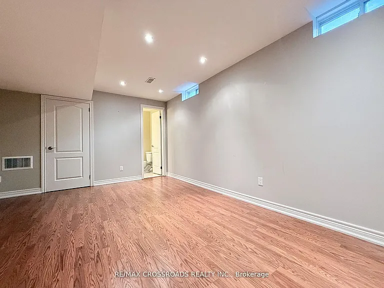 158 Gail Parks Cres — Photo 23