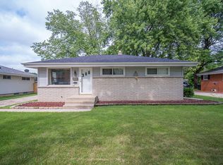 2529 S 96th St, West Allis, WI 53227