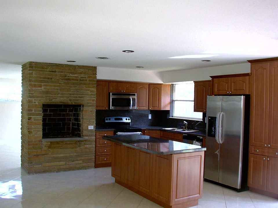 2nd image of 54 Jamestown Dr