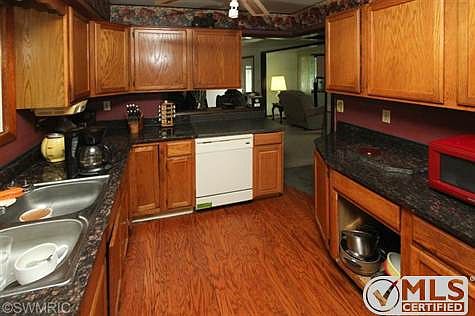2nd image of 23493 Hutchinson Rd