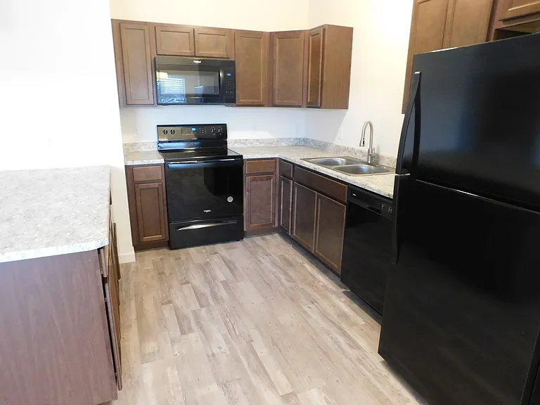 662 Brookwillow Dr — Photo 5