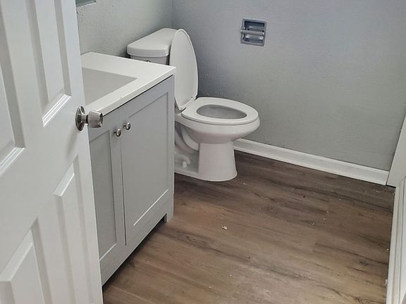 3rd image of 1801 W 21st St