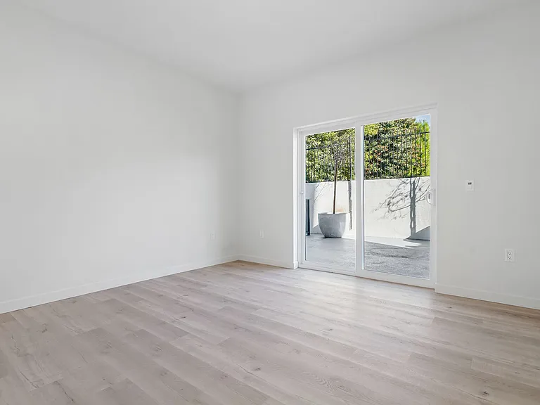 YaYa Columbus Apartments — Photo 12