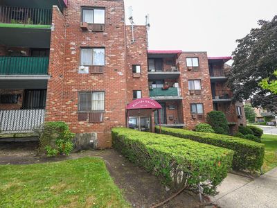 5745 74th Street #106, Middle Village, NY, 11379