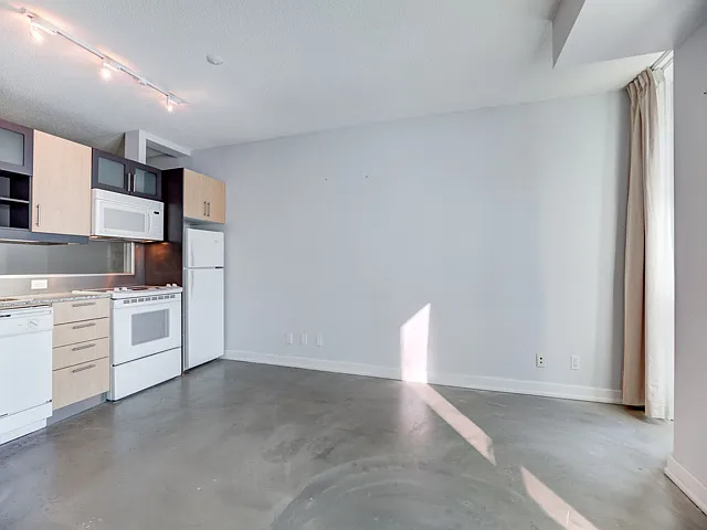 350 Wellington St W #M08 — Photo 12