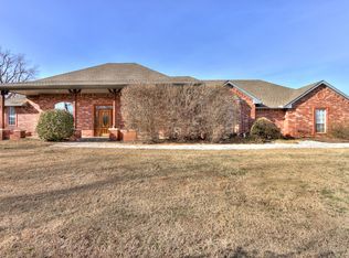 9304 SW 103rd St, Mustang, OK 73064