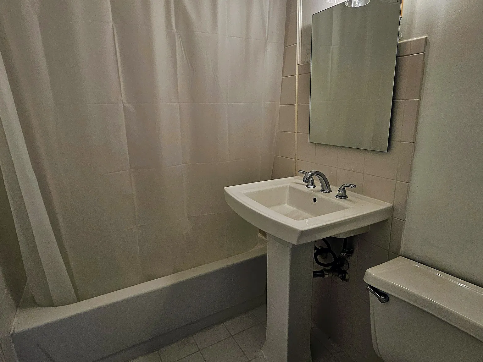 1 bed, 672 sqft, $1,800 — Photo 4