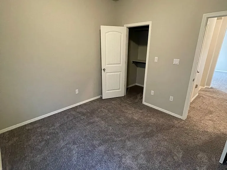 7101 Meridian St — Photo 18