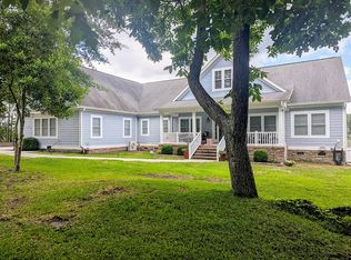 211 Creek View Cir, Sneads Ferry, NC 28460