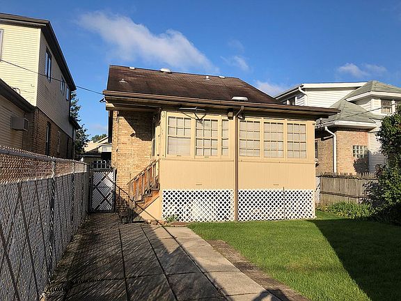 3rd image of 6733 N Odell Ave