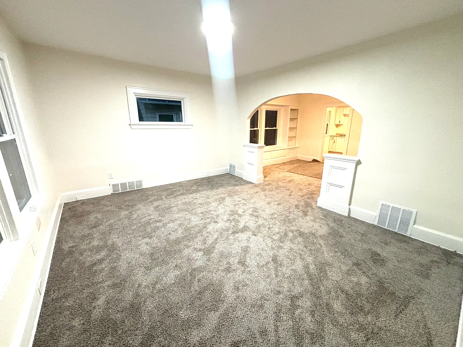 4 bed, $1,500 — Photo 2