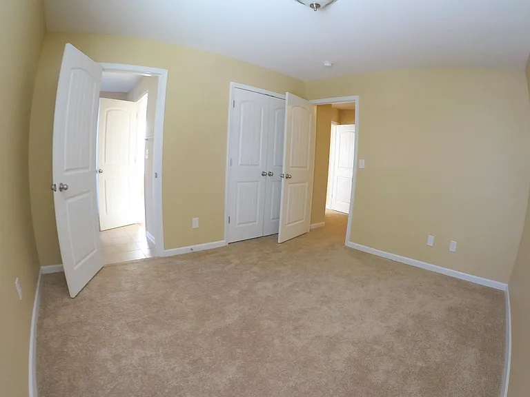 2nd Bedroom w/ Jack and Jill bathroom
