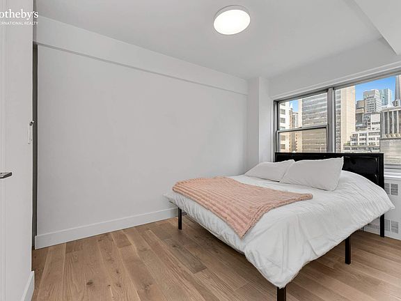 4th image of 333 E 46th St APT 8J
