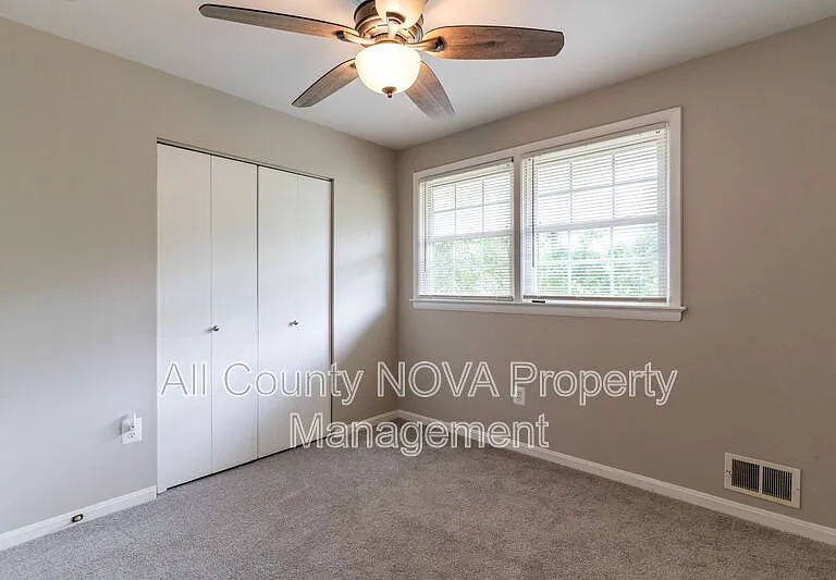 4126 Lenox Dr — Photo 25