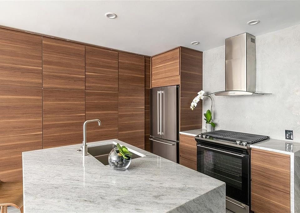 1st image of 1200 Main St APT 1607