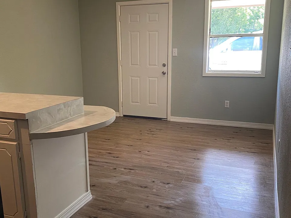 2001 E Avenue A #9