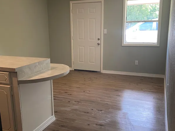 2001 E Avenue A, Hooks, TX